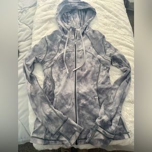 Lululemon zip up sweatshirt with hood and thumb holes. Good condition